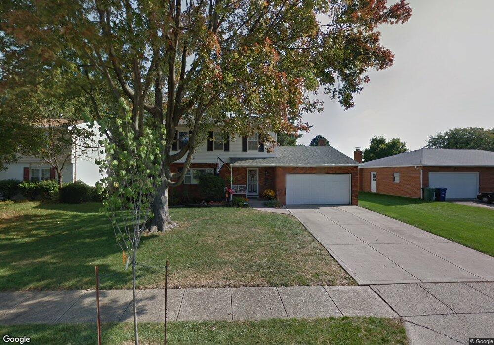 1748 Lynnhurst Rd, Columbus, OH 43229 - photo 1