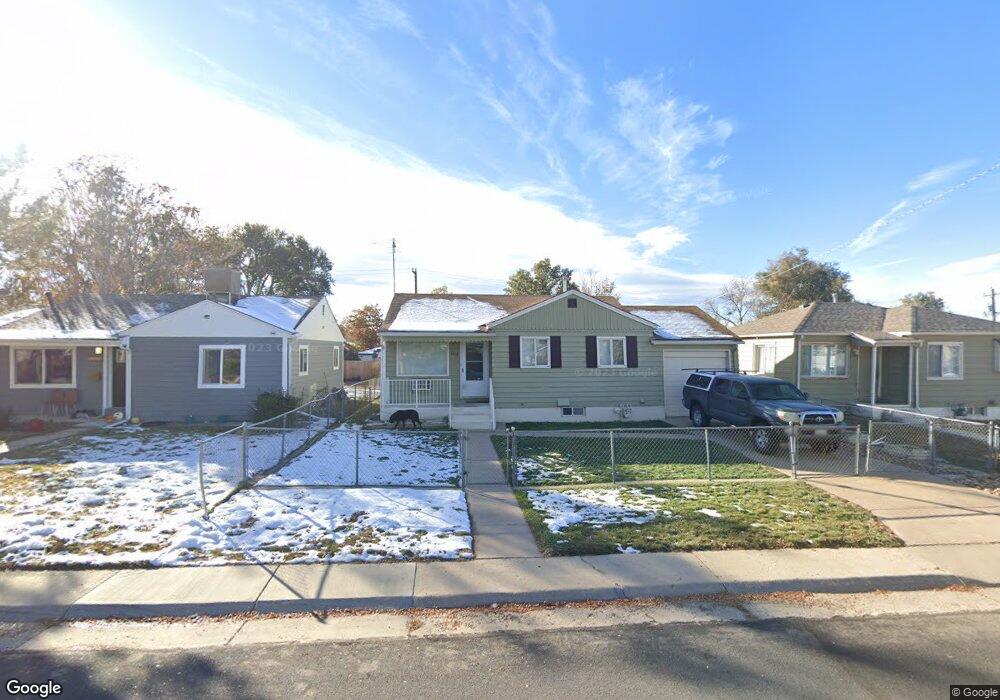 2333 Geneva St, Aurora, CO 80010 - photo 1