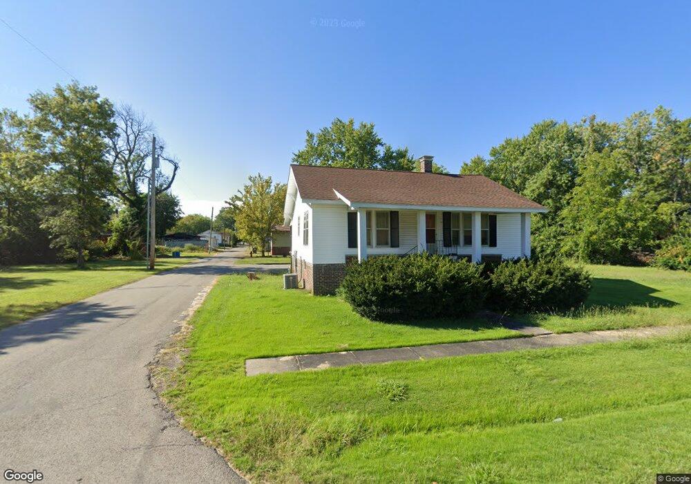 201 E Big 4 St, Harrisburg, IL 62946 - photo 1