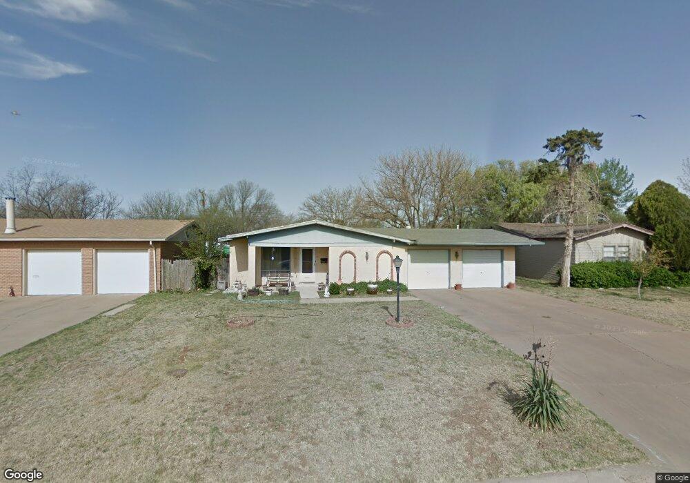 1311 Garland St, Plainview, TX 79072 - photo 1
