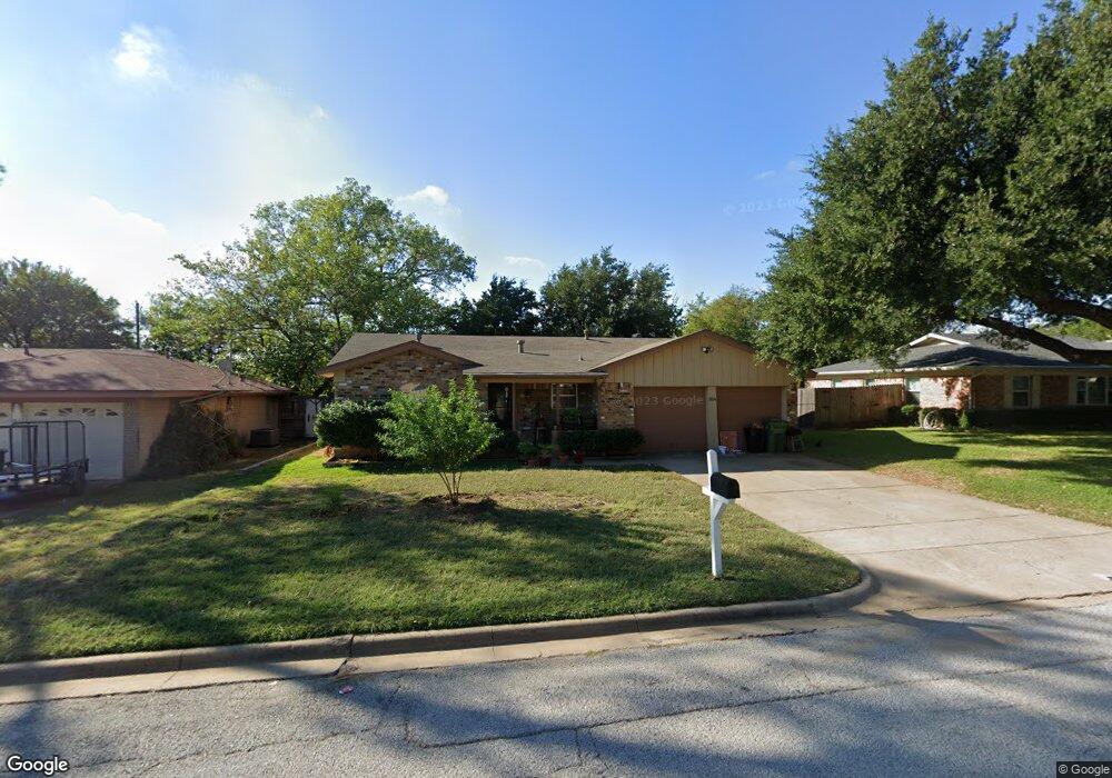 8124 Cross Dr, North Richland Hills, TX 76182 - photo 1