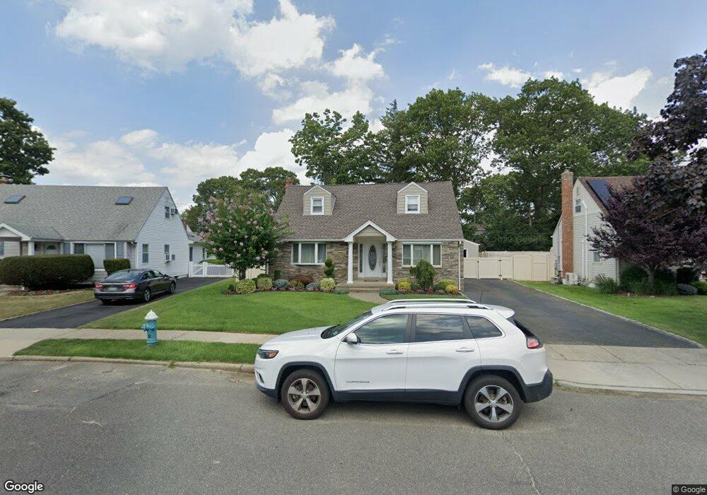 1044 Fairway Rd, Franklin Square, NY 11010 - photo 1