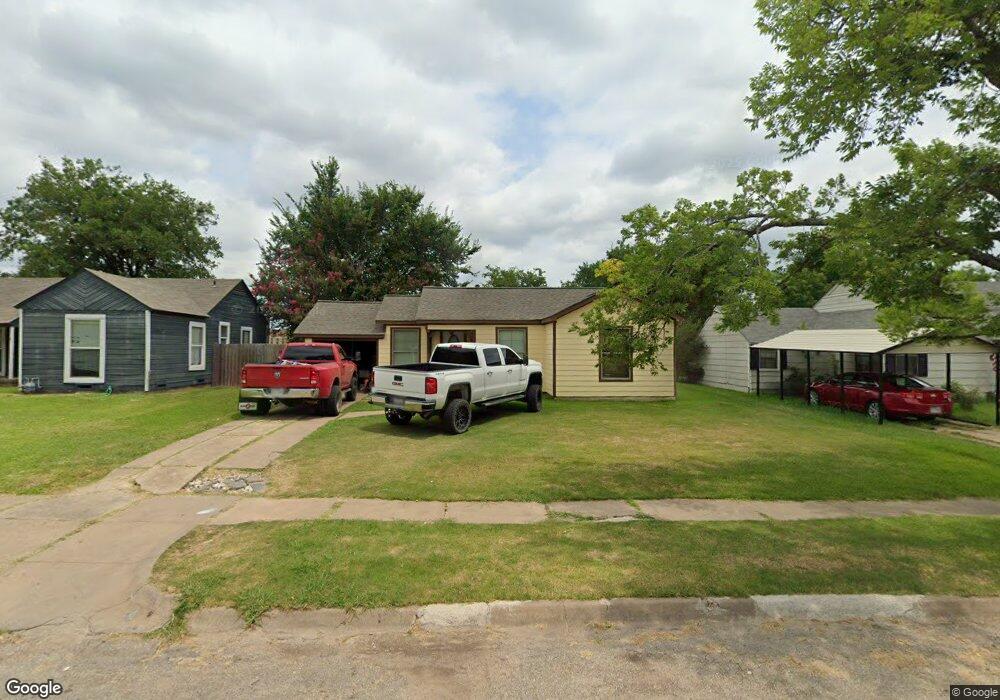 221 E Evans Ave, Bonham, TX 75418 - photo 1