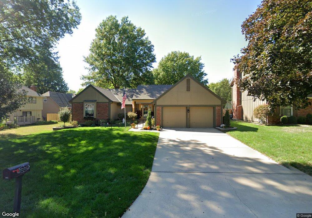 6524 Rosehill Rd, Shawnee, KS 66216 - photo 1