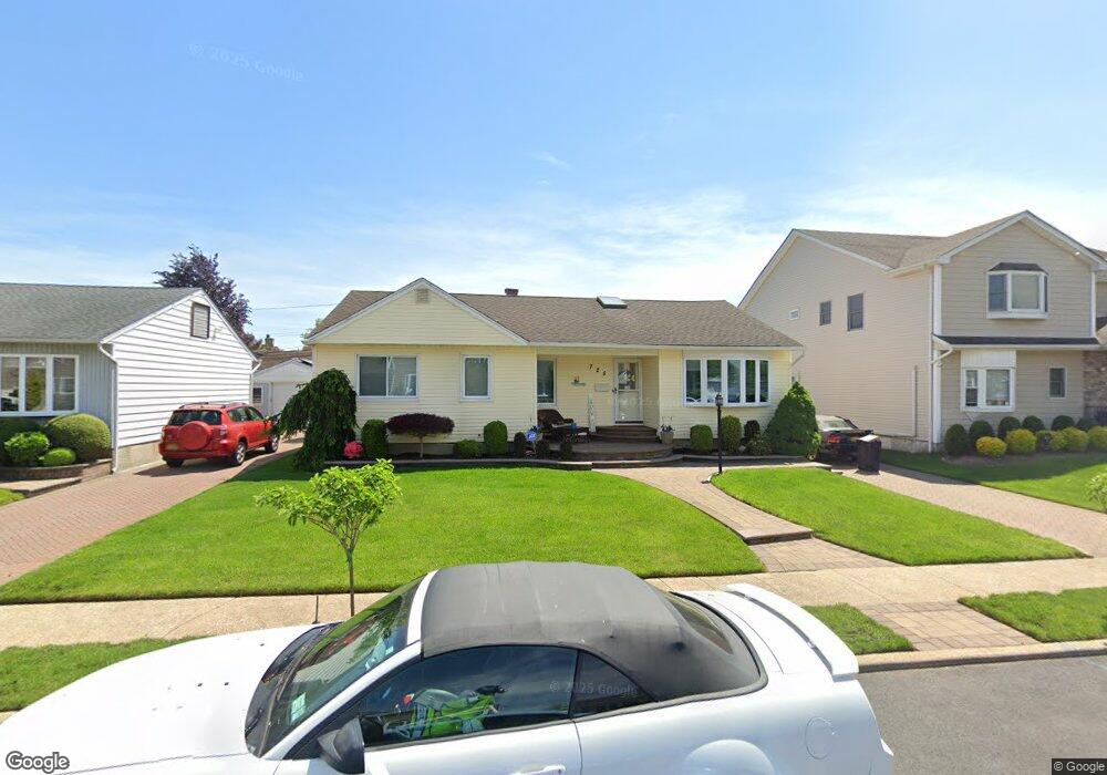 725 Dickens Ave, Franklin Square, NY 11010 - photo 1