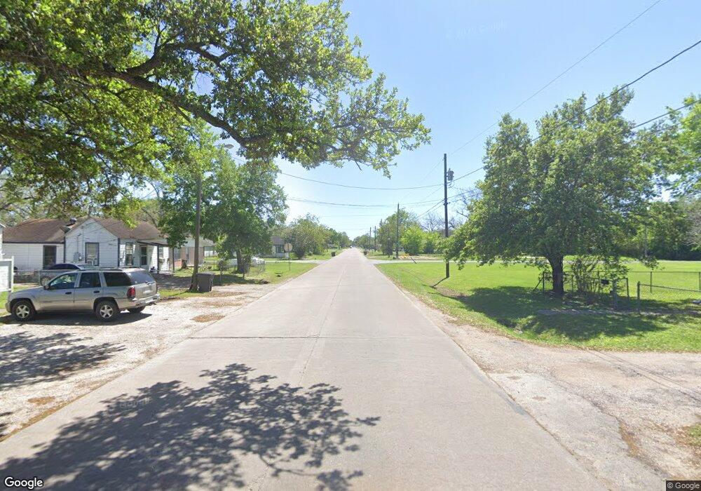 3201 Avenue J P Davis Ave, Bay City, TX 77414 - photo 1