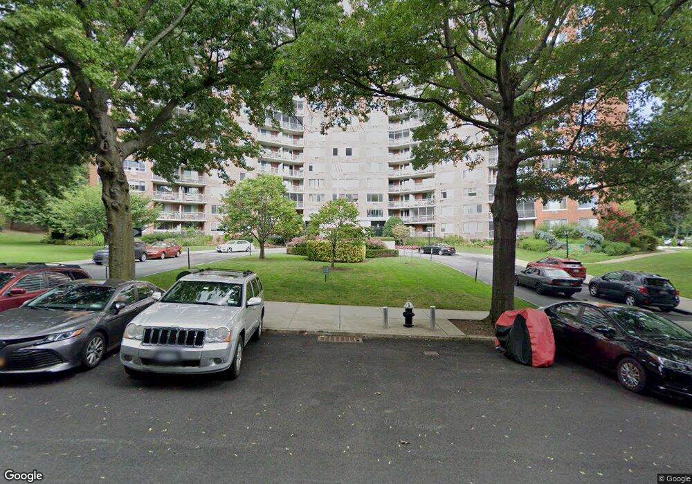 Lakeside Towers unit 11X, Bayside, NY 11361 - photo 1