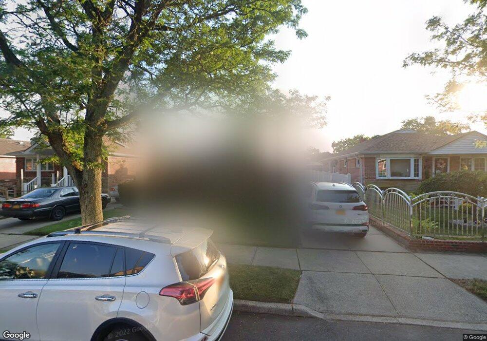 7710 262nd St, Glen Oaks, NY 11004 - photo 1