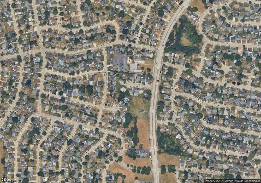 3570 Fams Ct, Levittown, NY 11756 - photo 1