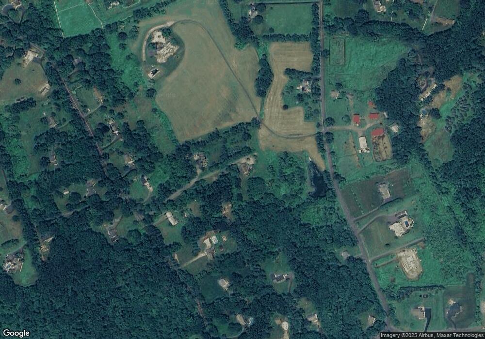 13B Phyllis Ln, Newtown, CT 06470 - photo 1