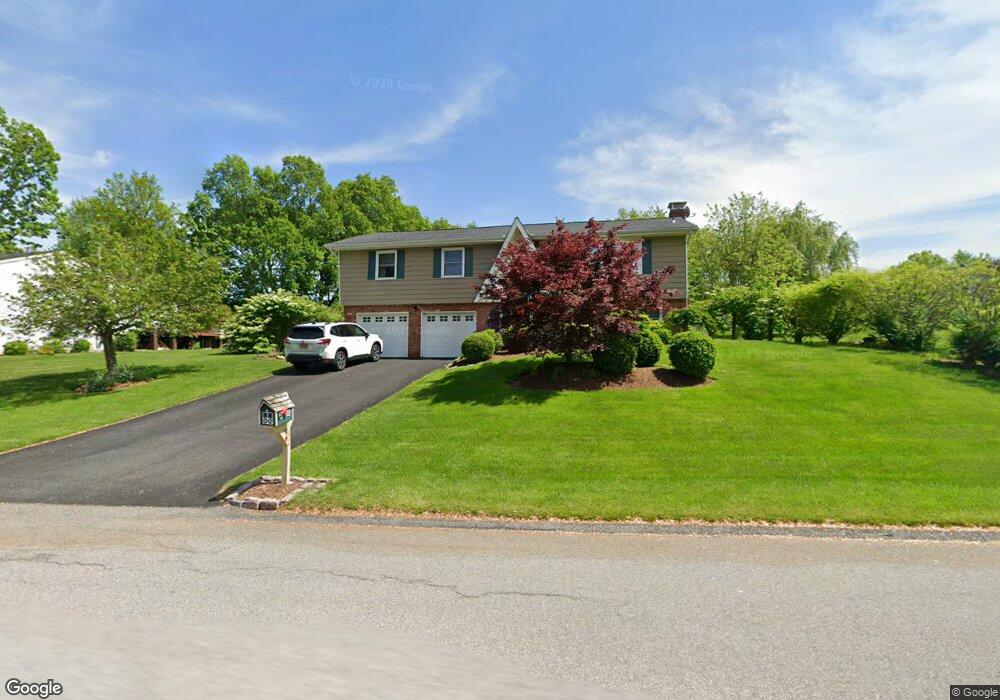 42 Flintrock Rd, Fishkill, NY 12524 - photo 1