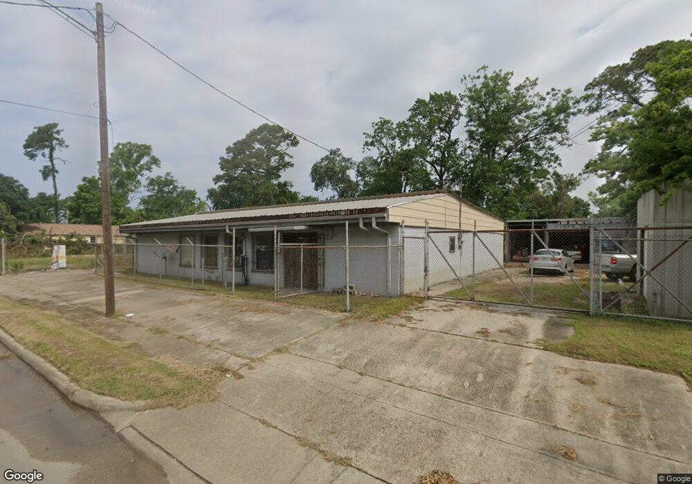 7001 Weaver Rd, Houston, TX 77028 - photo 1