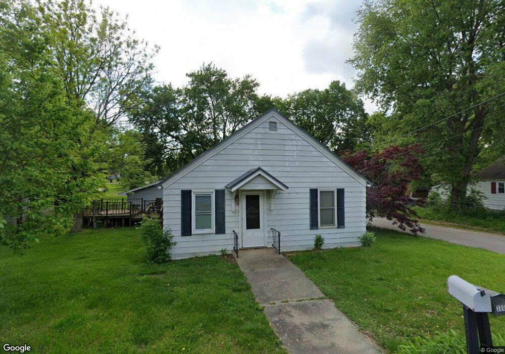 301 Oscar St, Lincoln, IL 62656 - photo 1