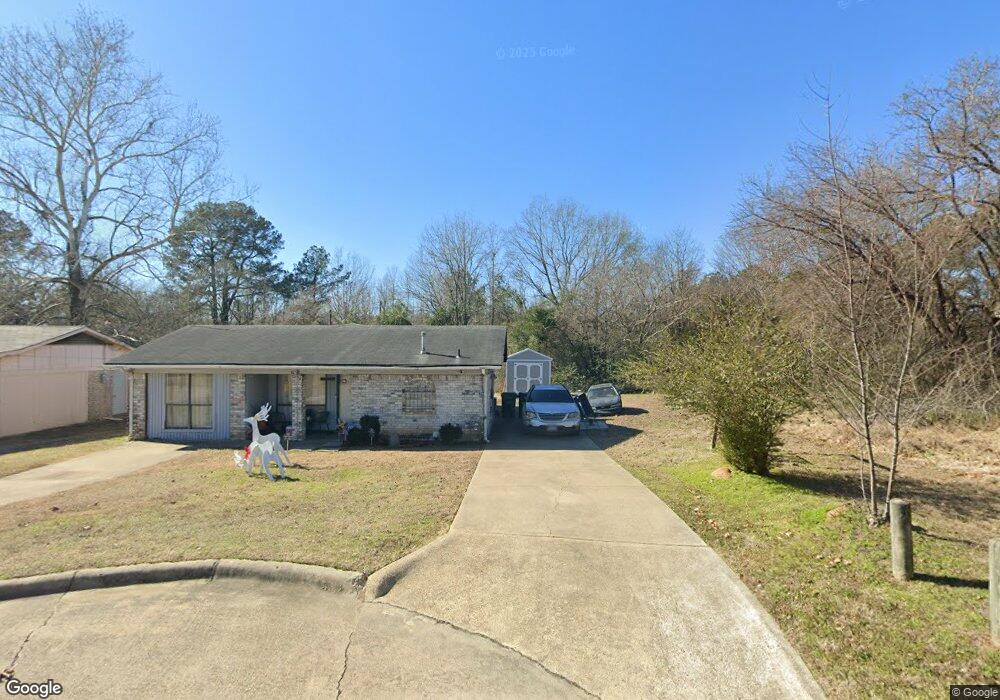 1402 Windsor Dr, Texarkana, TX 75501 - photo 1