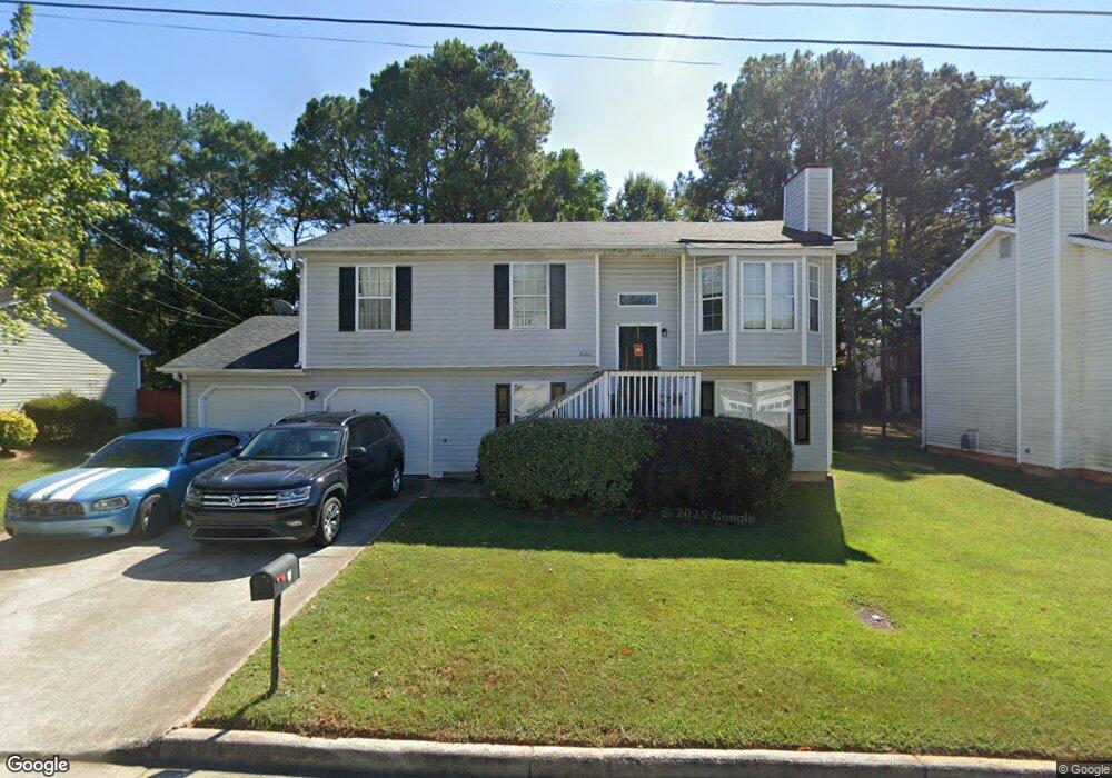 2080 Lown Farm Ln, Lithonia, GA 30058 - photo 1