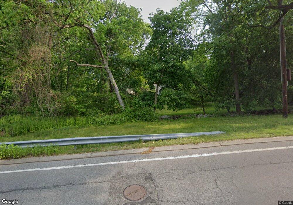 140 Polly Pk Rd, Rye, NY 10580 - photo 1