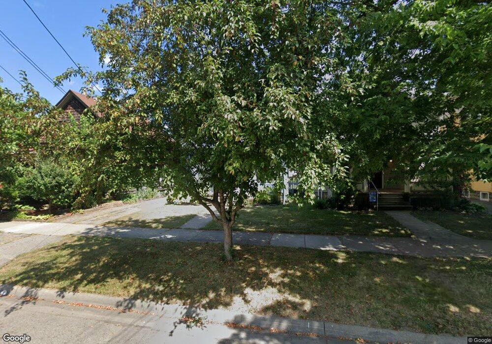 424 N Sycamore St, Lansing, MI 48933 - photo 1