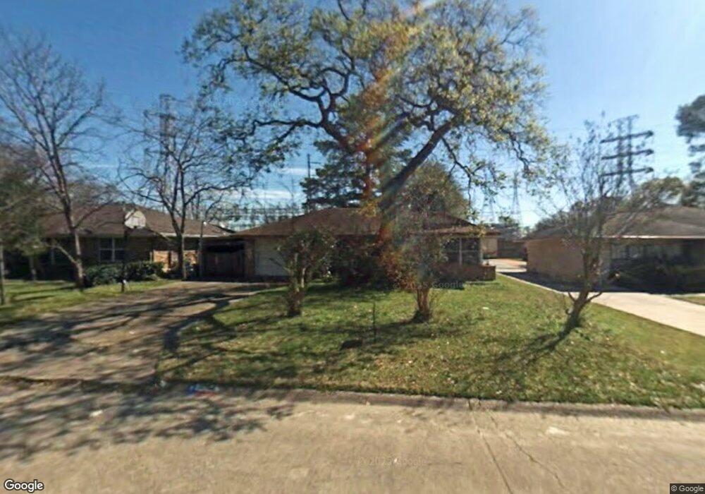 3034 Oak Forest Dr, Houston, TX 77018 - photo 1