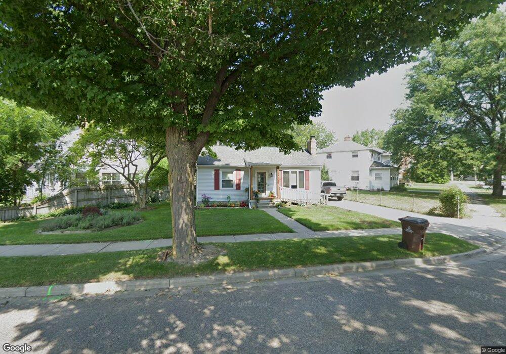 725 Cleo St, Lansing, MI 48915 - photo 1
