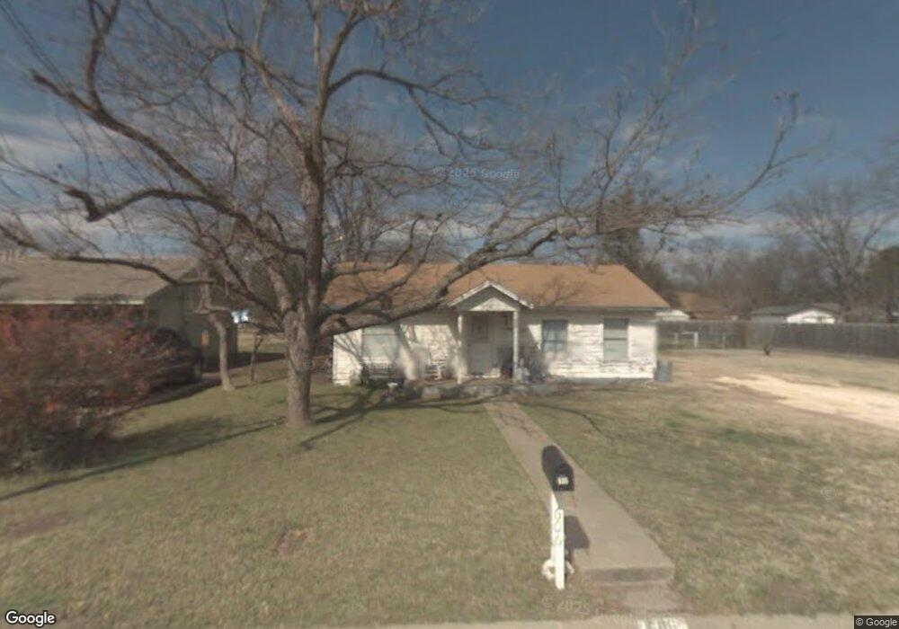 606 W Lone Star Ave, Cleburne, TX 76033 - photo 1