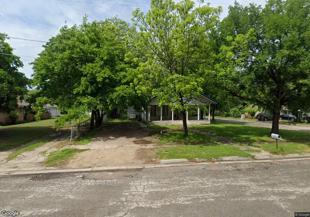 403 Fletcher St, Gainesville, TX 76240 - photo 1