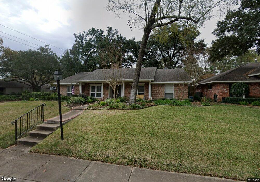 10203 Green Tree Rd, Houston, TX 77042 - photo 1