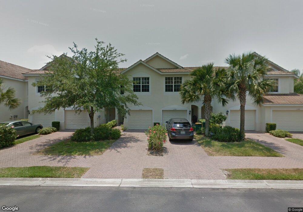 1136 Oxford Ln, Naples, FL 34105 - photo 1