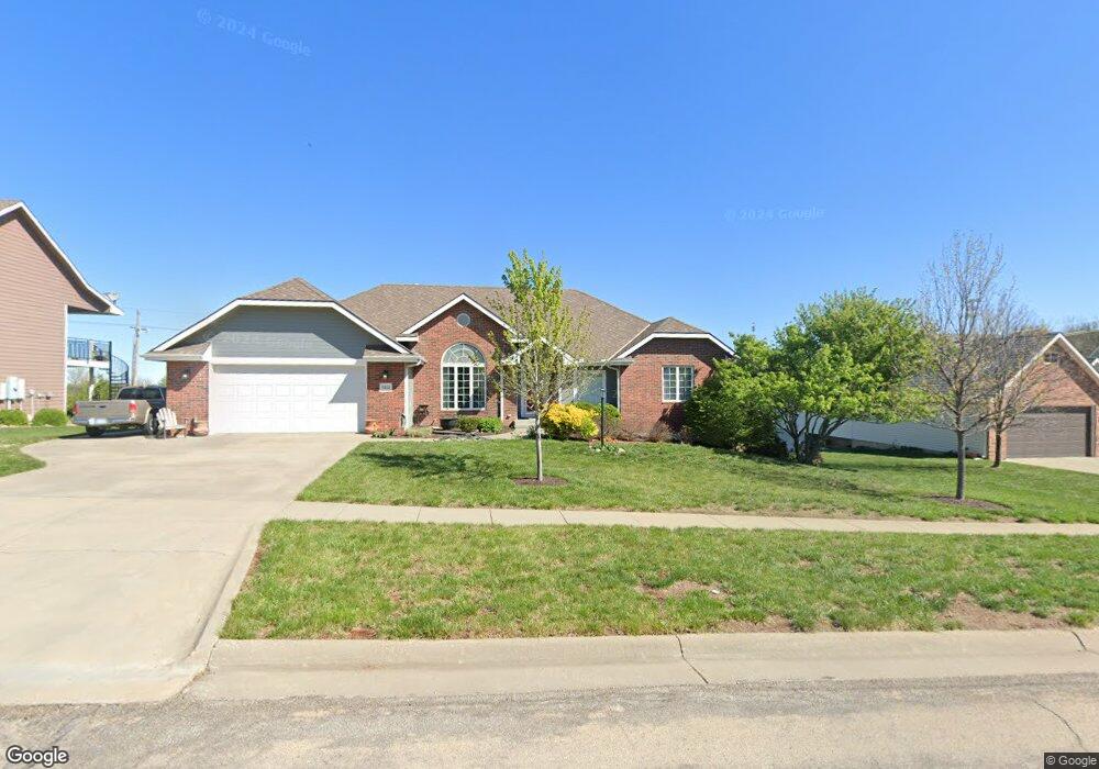 5112 SW Field Crest Ct, Topeka, KS 66610 - photo 1