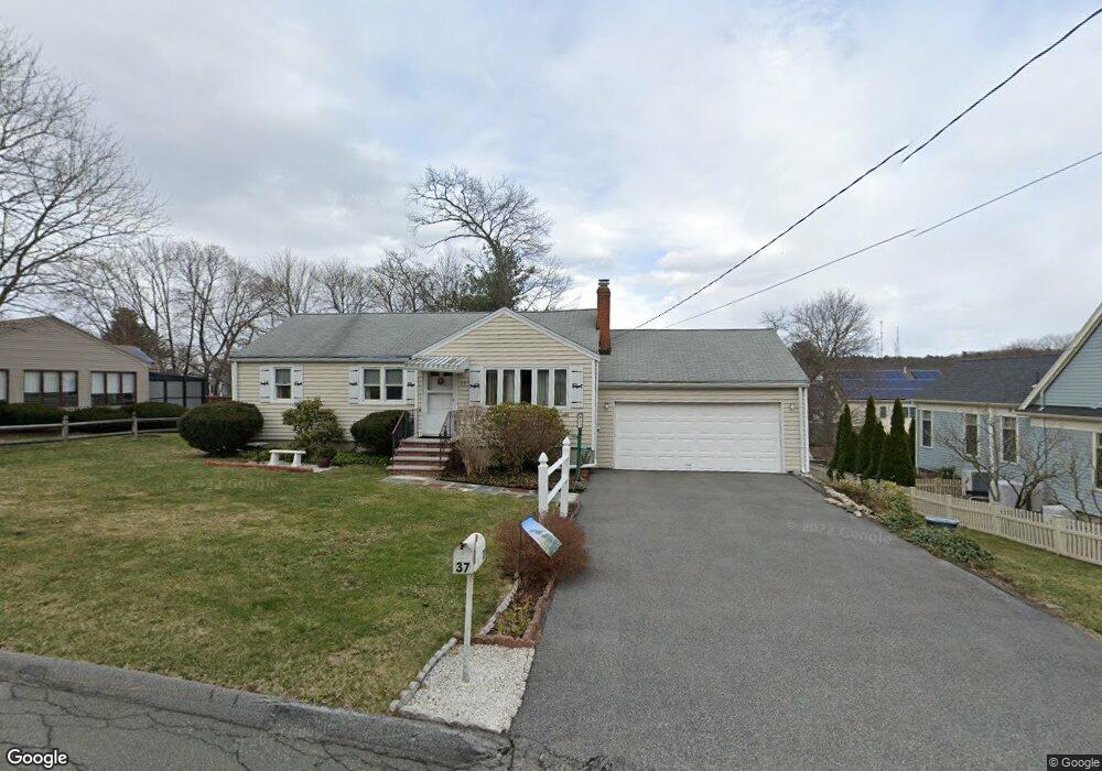 37 Robinson Rd, Woburn, MA 01801 - photo 1