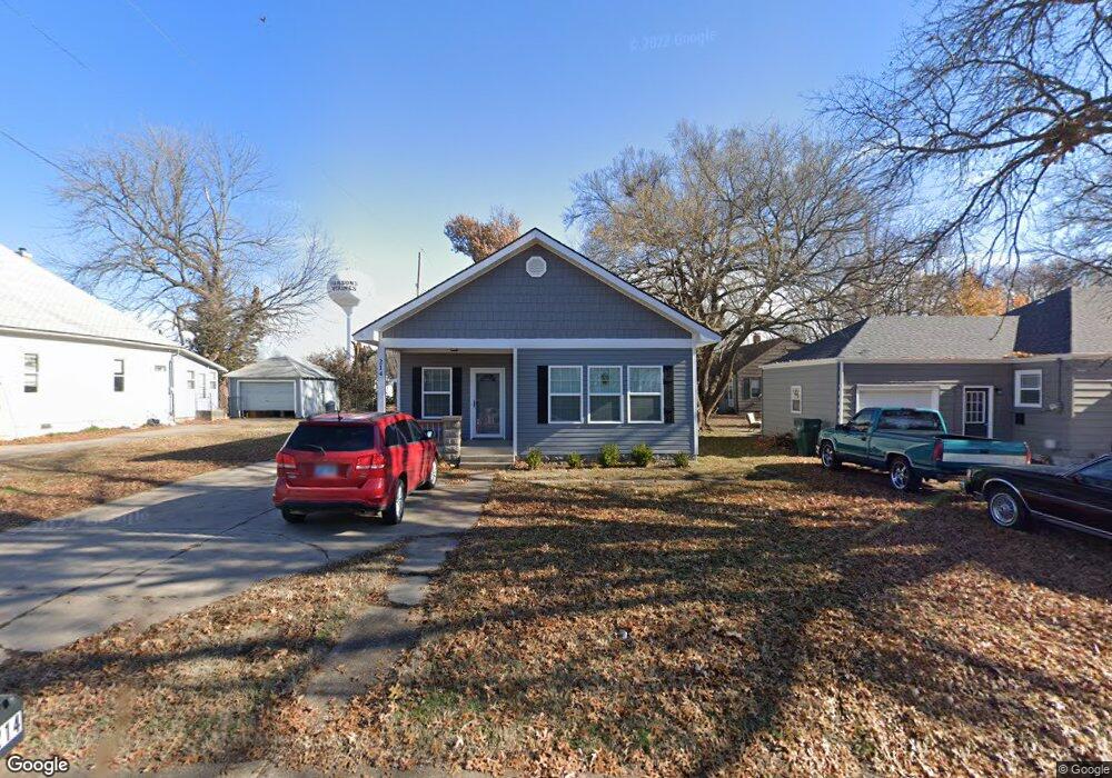 214 S 32nd St, Parsons, KS 67357 - photo 1