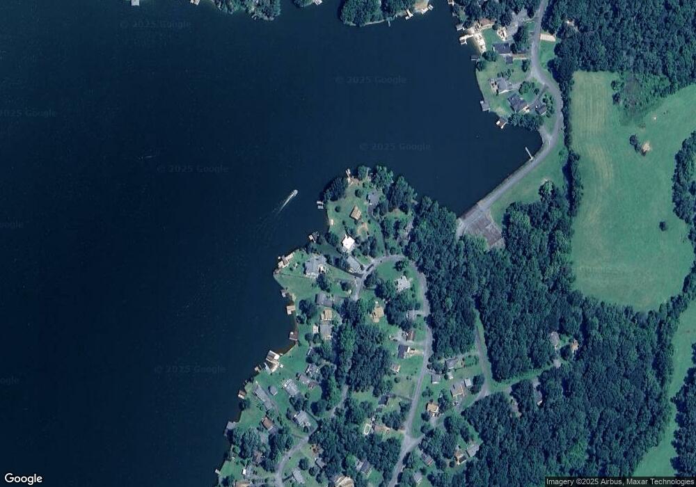 273 Lakeview Cir, Louisa, VA 23093 - photo 1