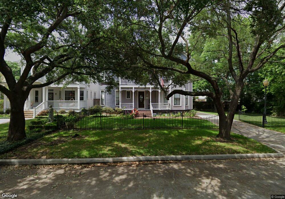 627 E 7th 1/2 St, Houston, TX 77007 - photo 1