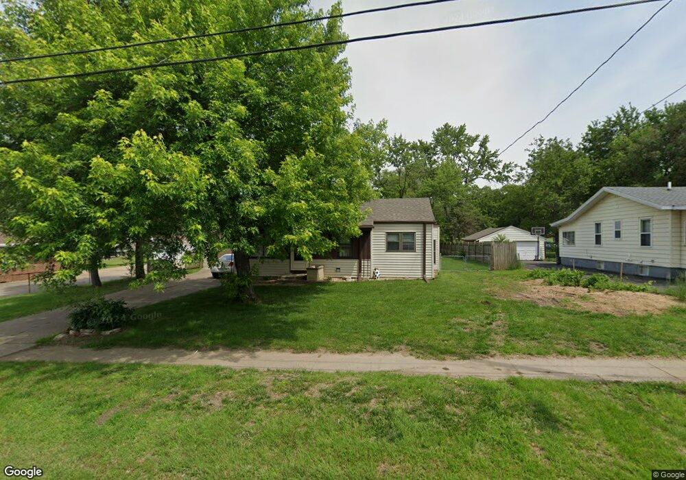 2422 E Sheridan Ave, Des Moines, IA 50317 - photo 1