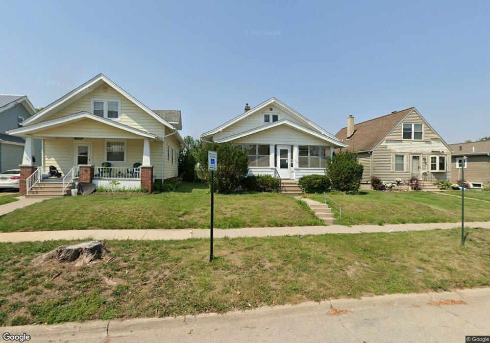 1722 B Ave NW, Cedar Rapids, IA 52405 - photo 1