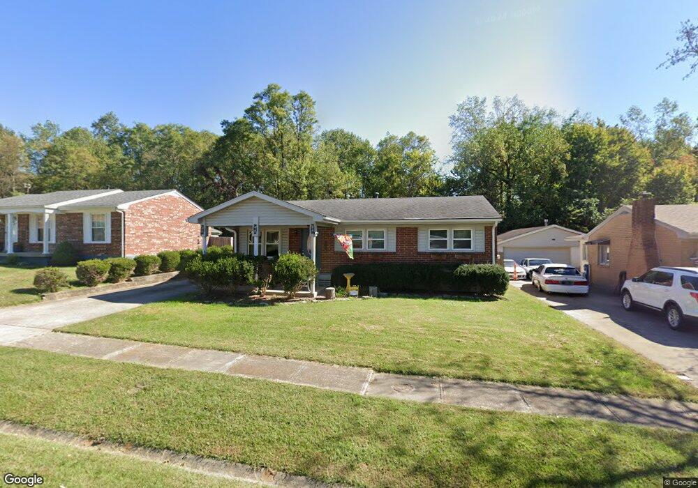 9227 Lantana Dr, Louisville, KY 40229 - photo 1