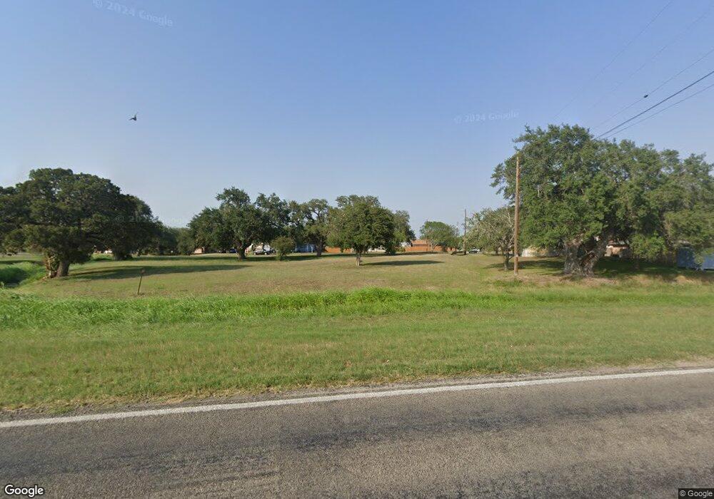 1006 N Hugosota St, Beeville, TX 78102 - photo 1