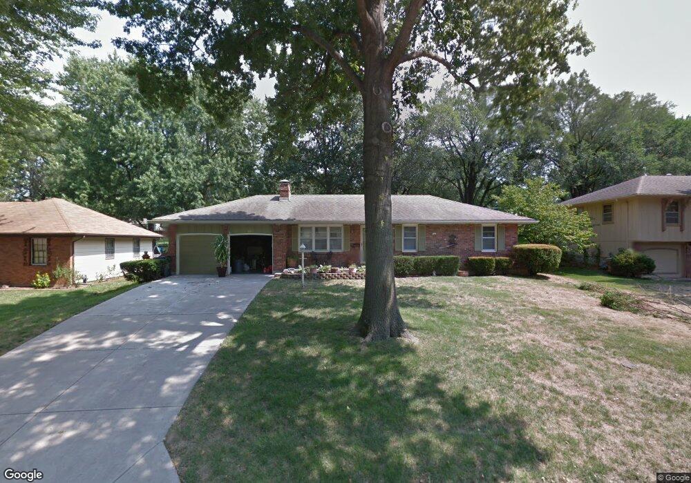 6607 Larsen Ln, Shawnee, KS 66203 - photo 1