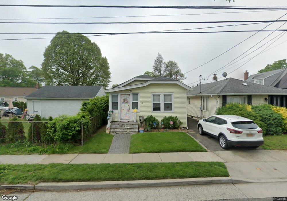562 Lincoln Ave, West Hempstead, NY 11552 - photo 1