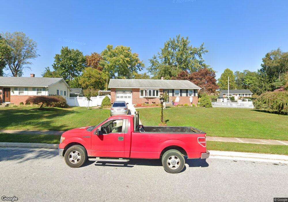 811 Suburbian Rd, Reisterstown, MD 21136 - photo 1