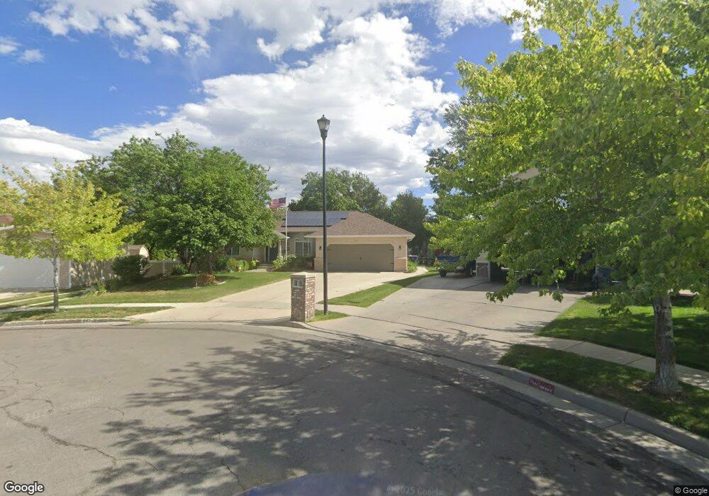 947 E Bernay Cir, Sandy, UT 84094 - photo 1