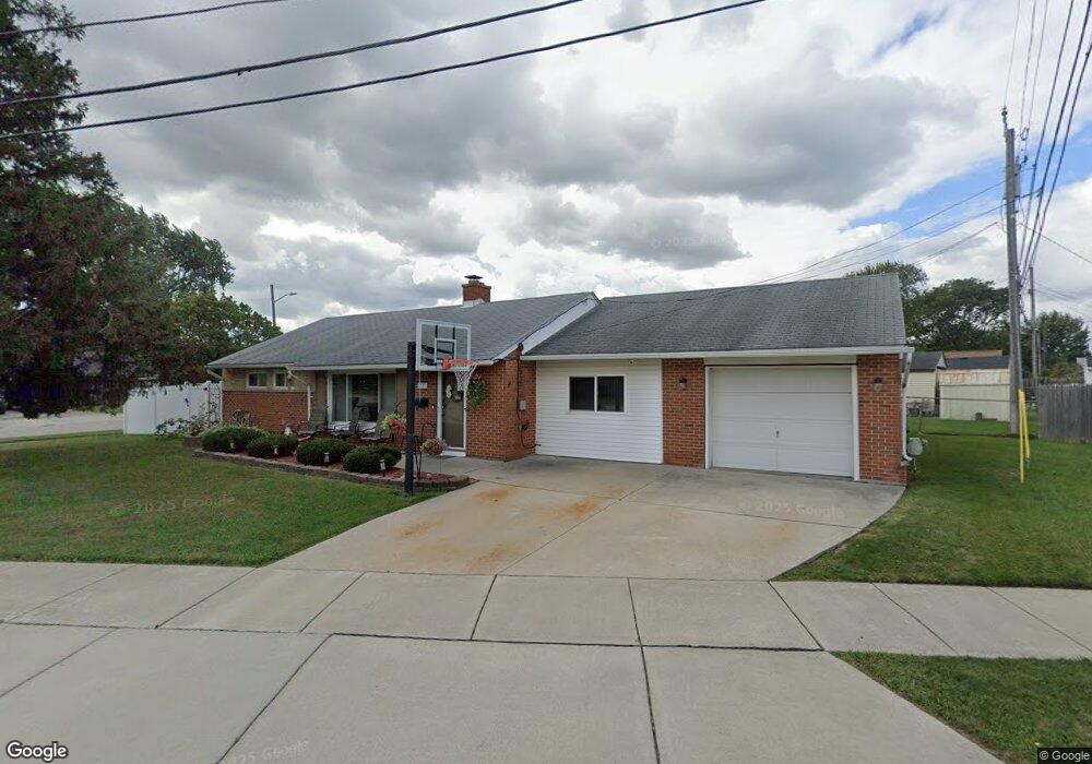 27372 W Crestmont St, Roseville, MI 48066 - photo 1