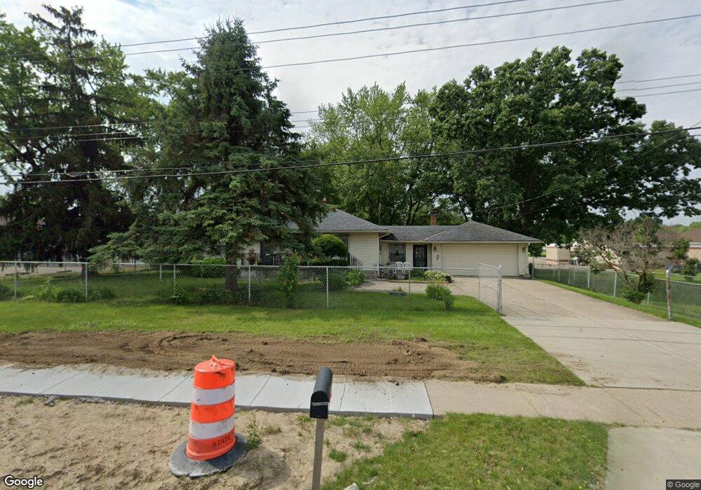 2089 W Coldwater Rd, Flint, MI 48505 - photo 1