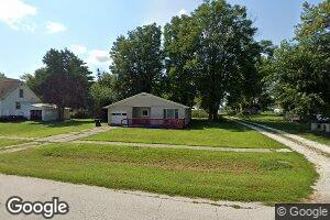 211 W 5th St, Bowen, IL 62316