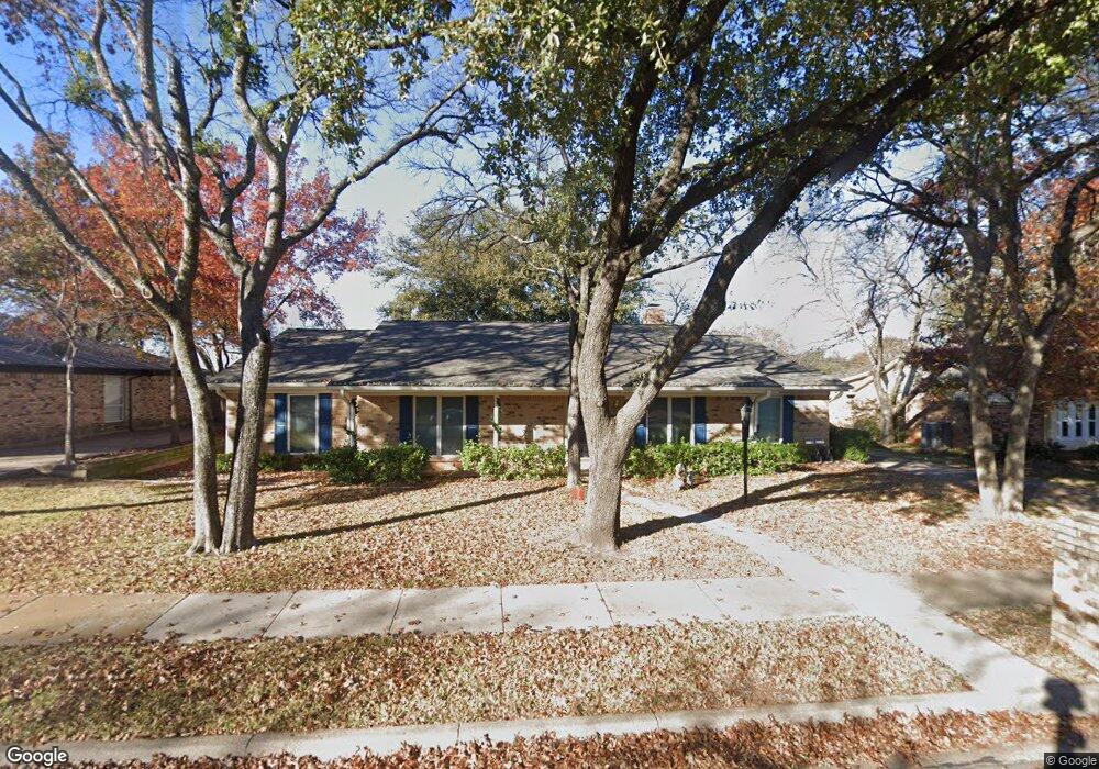 2405 Lakeview Dr, Bedford, TX 76021 - photo 1