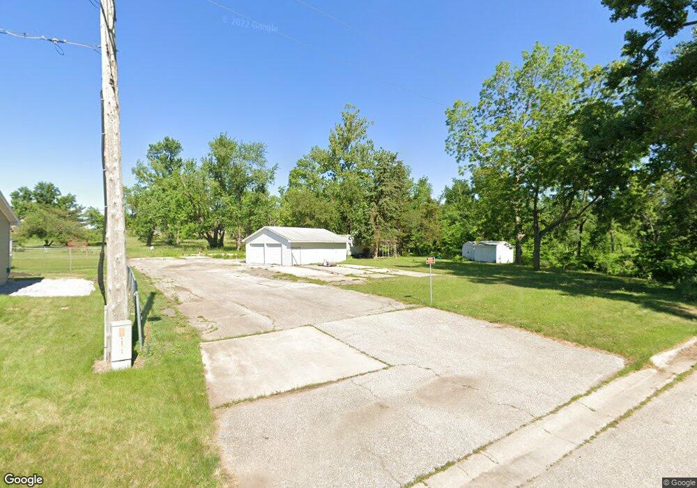 103 N B Ave, Hiawatha, IA 52233 - photo 1