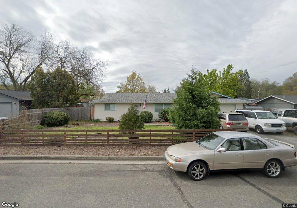 1055 Omaha Dr, Grants Pass, OR 97527 - photo 1