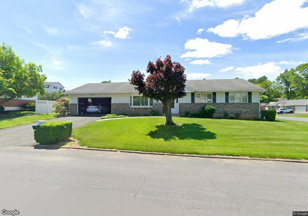 6872 Hickory Rd, Macungie, PA 18062 - photo 1