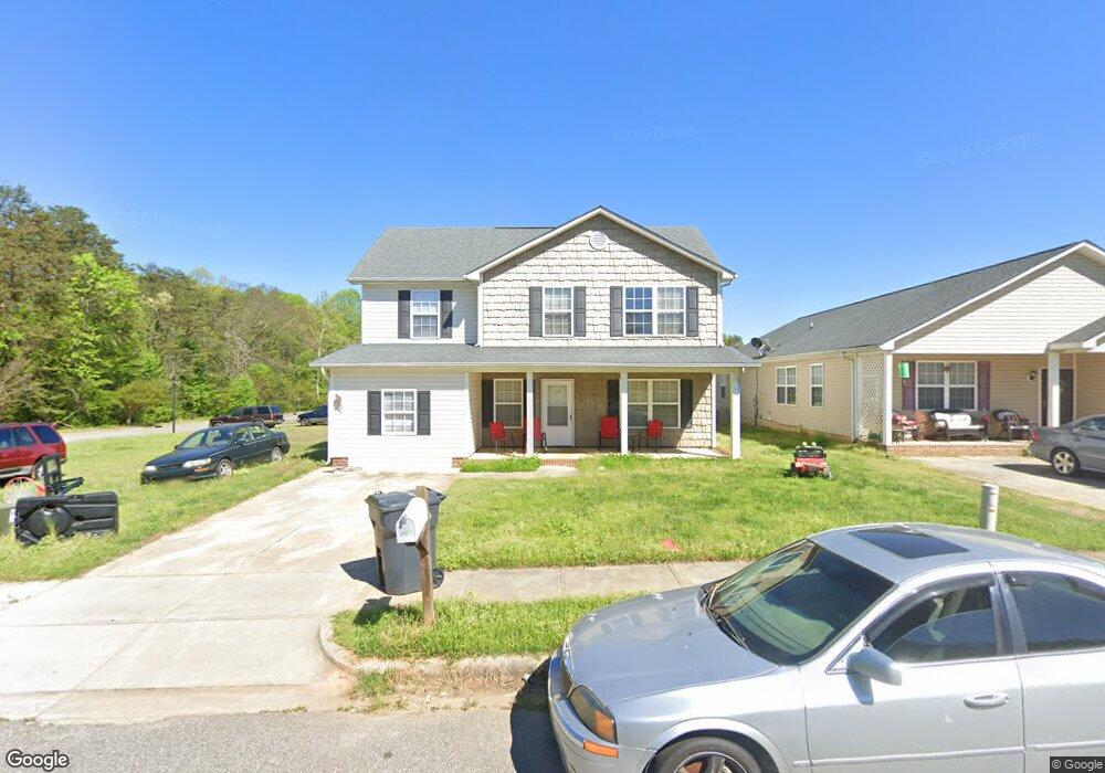 305 Vernon Ln, Statesville, NC 28677 - photo 1