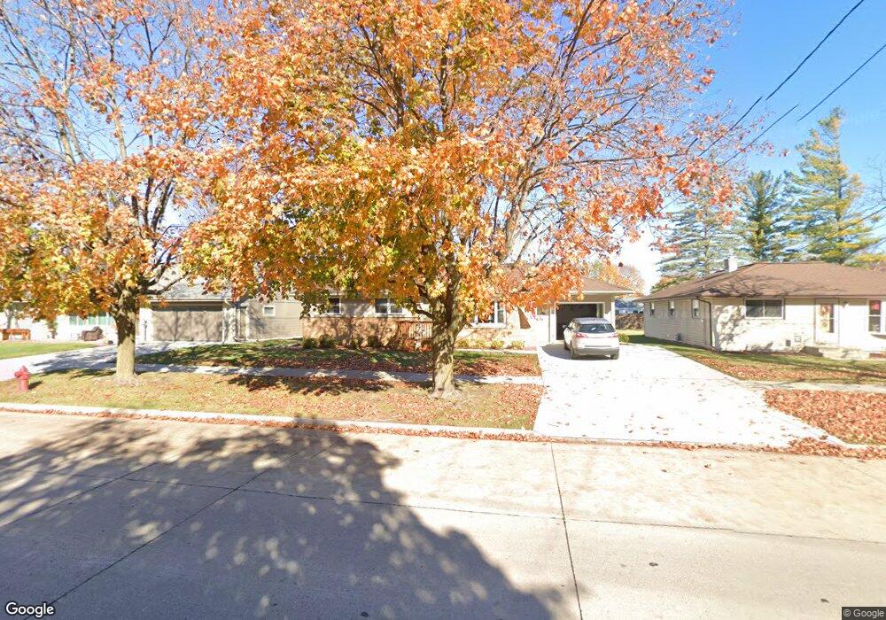 2142 Menasha Ave, Manitowoc, WI 54220 - photo 1