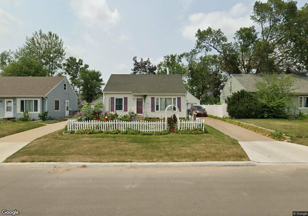 1928 Chandler St SW, Cedar Rapids, IA 52404 - photo 1